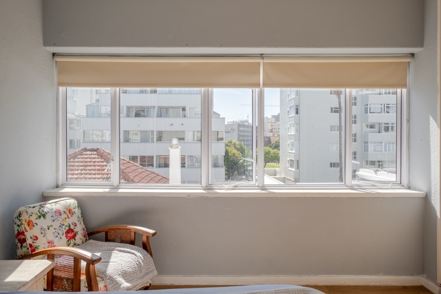2 Bedroom Property for Sale in Sea Point Western Cape